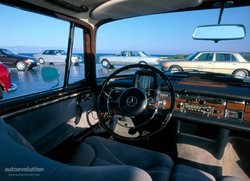 Mercedes-Benz w112_1959-1968_4.jpg