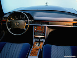 Mercedes-Benz w126_1979-1991_4.jpg